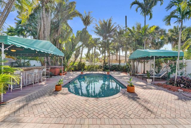 1036 NE 9th Avenue, Fort Lauderdale, FL 33304