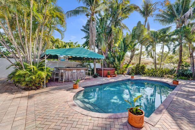 1036 NE 9th Avenue, Fort Lauderdale, FL 33304