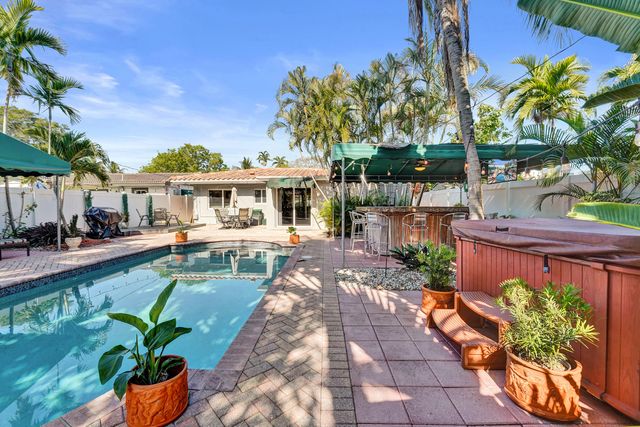 1036 NE 9th Avenue, Fort Lauderdale, FL 33304