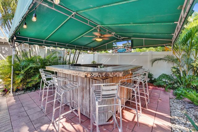 1036 NE 9th Avenue, Fort Lauderdale, FL 33304