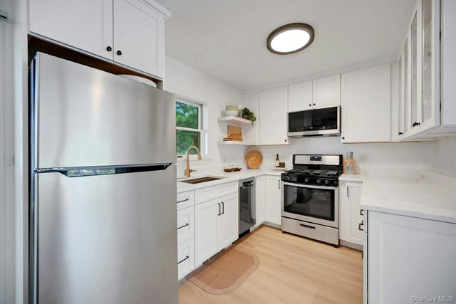 17 Wood Court A, Tarrytown, NY 10591