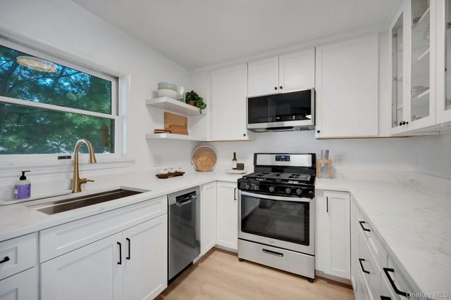 17 Wood Court A, Tarrytown, NY 10591