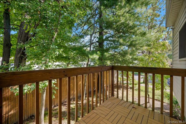 17 Wood Court A, Tarrytown, NY 10591