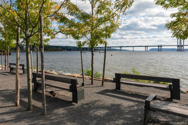 17 Wood Court A, Tarrytown, NY 10591