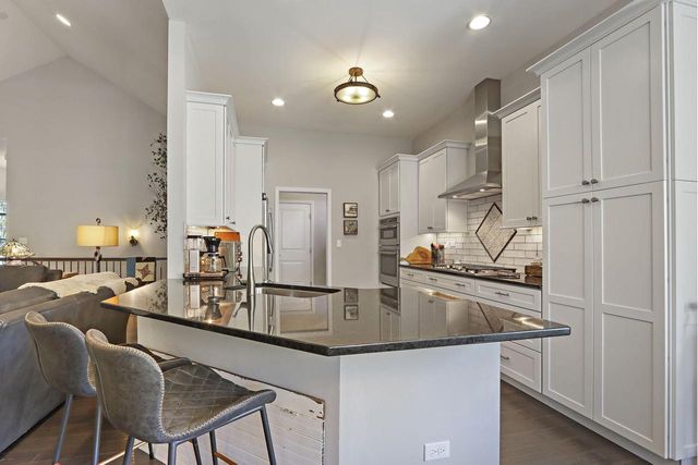 120 Lake Vista COURT, Fontana, WI 53125