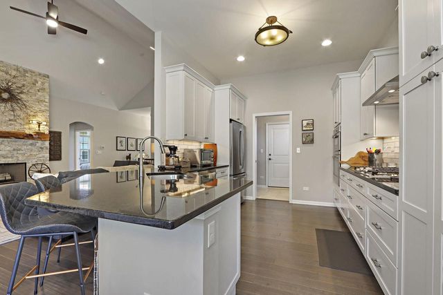 120 Lake Vista COURT, Fontana, WI 53125