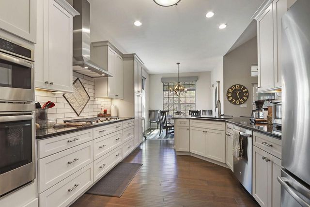 120 Lake Vista COURT, Fontana, WI 53125