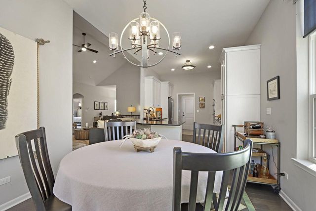 120 Lake Vista COURT, Fontana, WI 53125