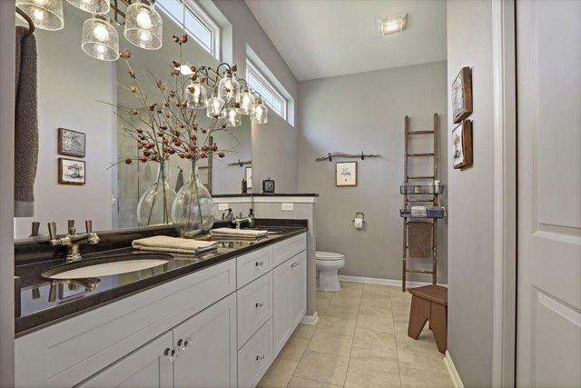 120 Lake Vista COURT, Fontana, WI 53125
