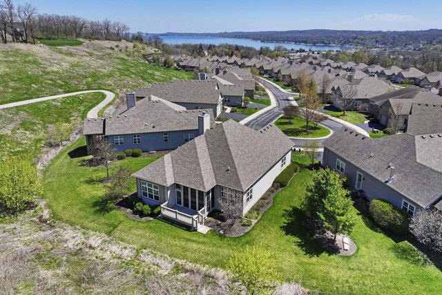 120 Lake Vista COURT, Fontana, WI 53125