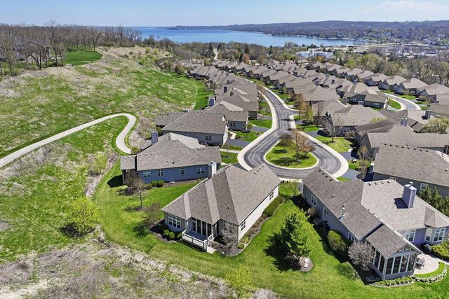120 Lake Vista COURT, Fontana, WI 53125