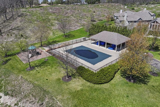 120 Lake Vista COURT, Fontana, WI 53125