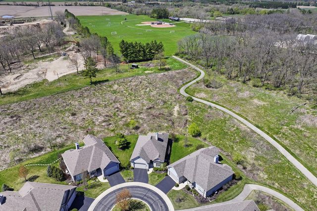 120 Lake Vista COURT, Fontana, WI 53125