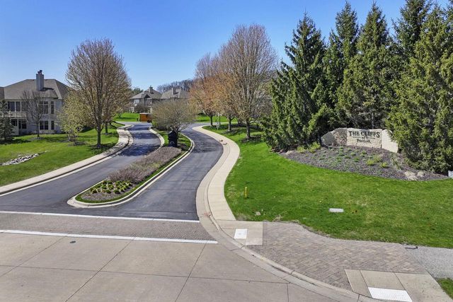 120 Lake Vista COURT, Fontana, WI 53125