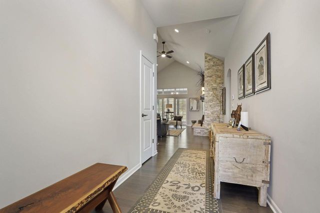 120 Lake Vista COURT, Fontana, WI 53125