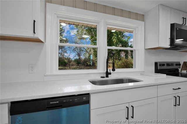 88 Hannah Creek Road, Four Oaks, NC 27524