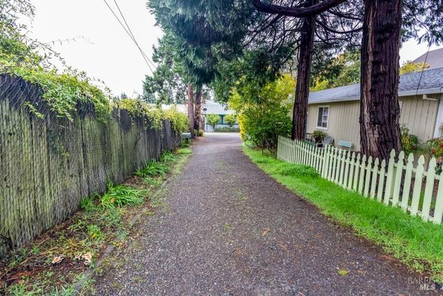 424-B Mason St, Healdsburg, CA 95448