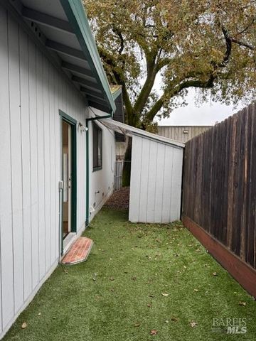 424-B Mason St, Healdsburg, CA 95448