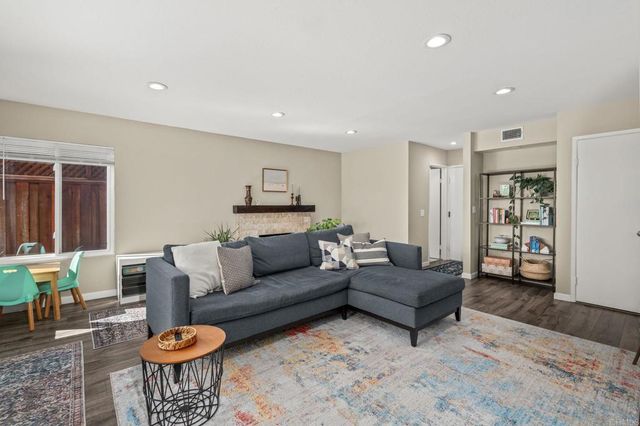 9877 Via Caceres, San Diego, CA 92129