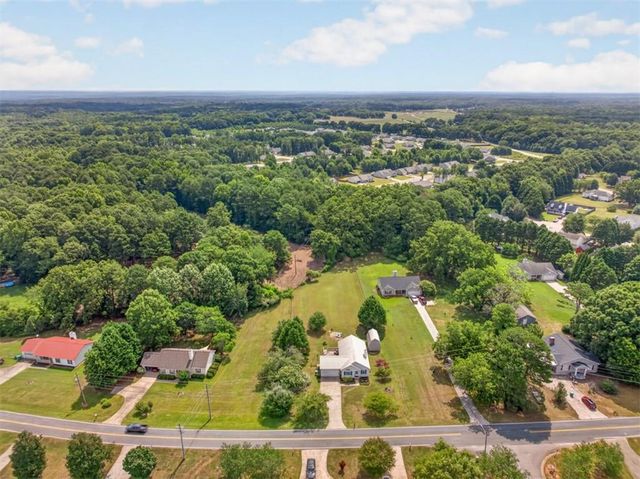 470 Hammond Road, Statham, GA 30666