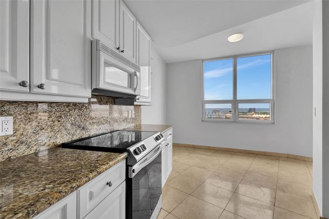 848 Brickell Key Dr 2602, Miami, FL 33131