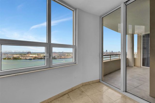 848 Brickell Key Dr 2602, Miami, FL 33131