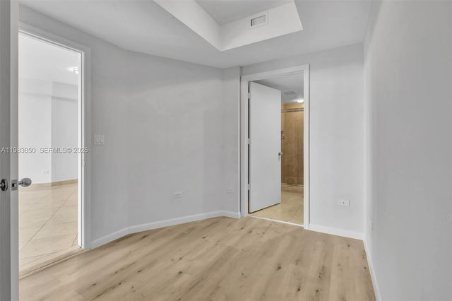 848 Brickell Key Dr 2602, Miami, FL 33131