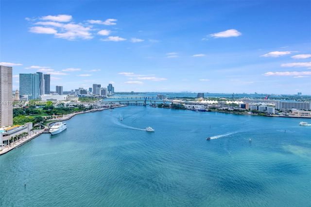 848 Brickell Key Dr 2602, Miami, FL 33131