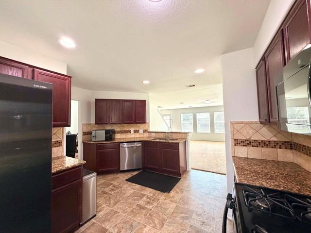 2803 S Red Birch Circle, Houston, TX 77038