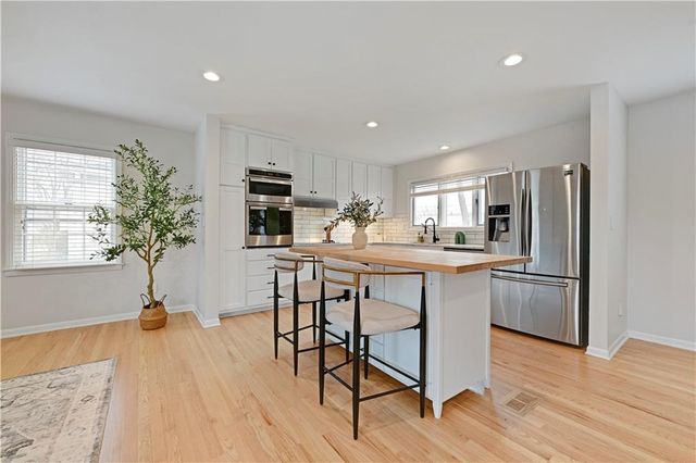 6001 W 101st Terrace, Overland Park, KS 66207