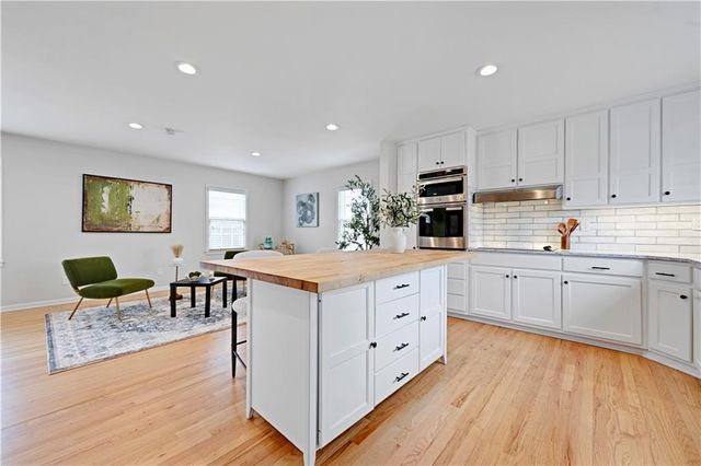 6001 W 101st Terrace, Overland Park, KS 66207