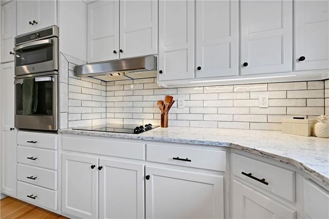 6001 W 101st Terrace, Overland Park, KS 66207