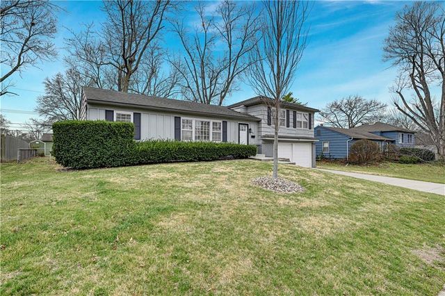 6001 W 101st Terrace, Overland Park, KS 66207