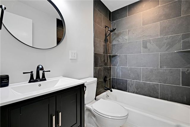 6001 W 101st Terrace, Overland Park, KS 66207