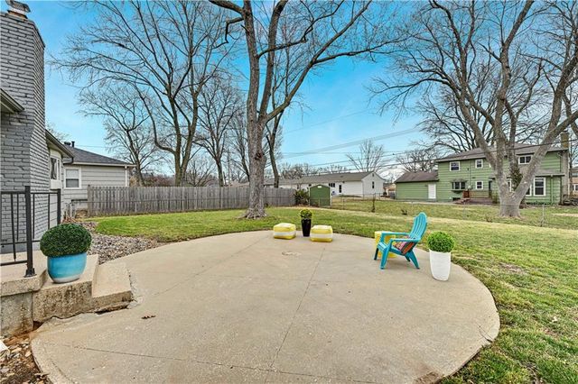 6001 W 101st Terrace, Overland Park, KS 66207