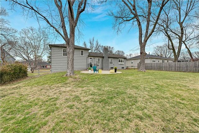 6001 W 101st Terrace, Overland Park, KS 66207