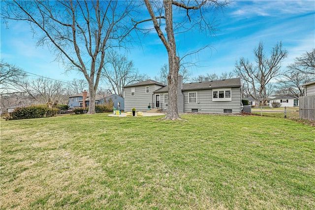 6001 W 101st Terrace, Overland Park, KS 66207