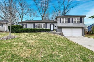 6001 W 101st Terrace, Overland Park, KS 66207