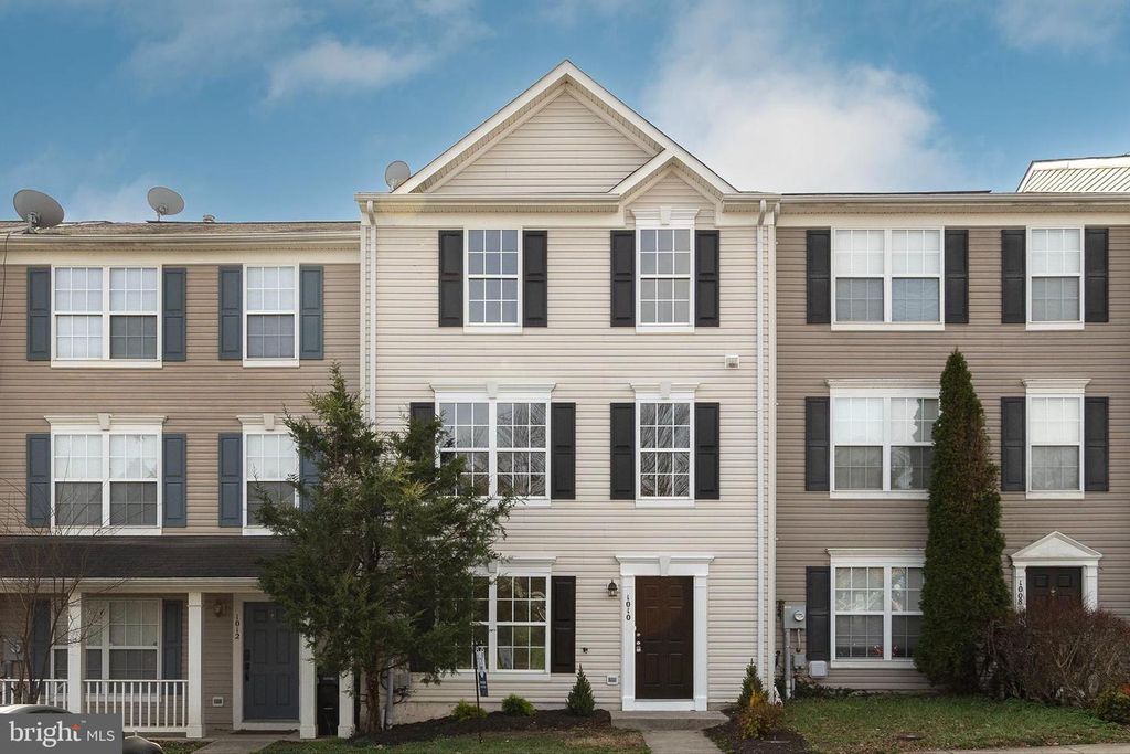 1010 PENDLETON LN, Strasburg, VA 22657