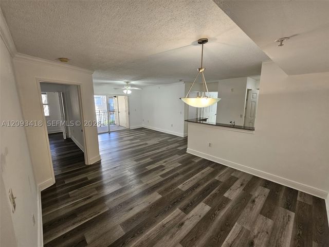 2451 Centergate Dr 204, Miramar, FL 33025