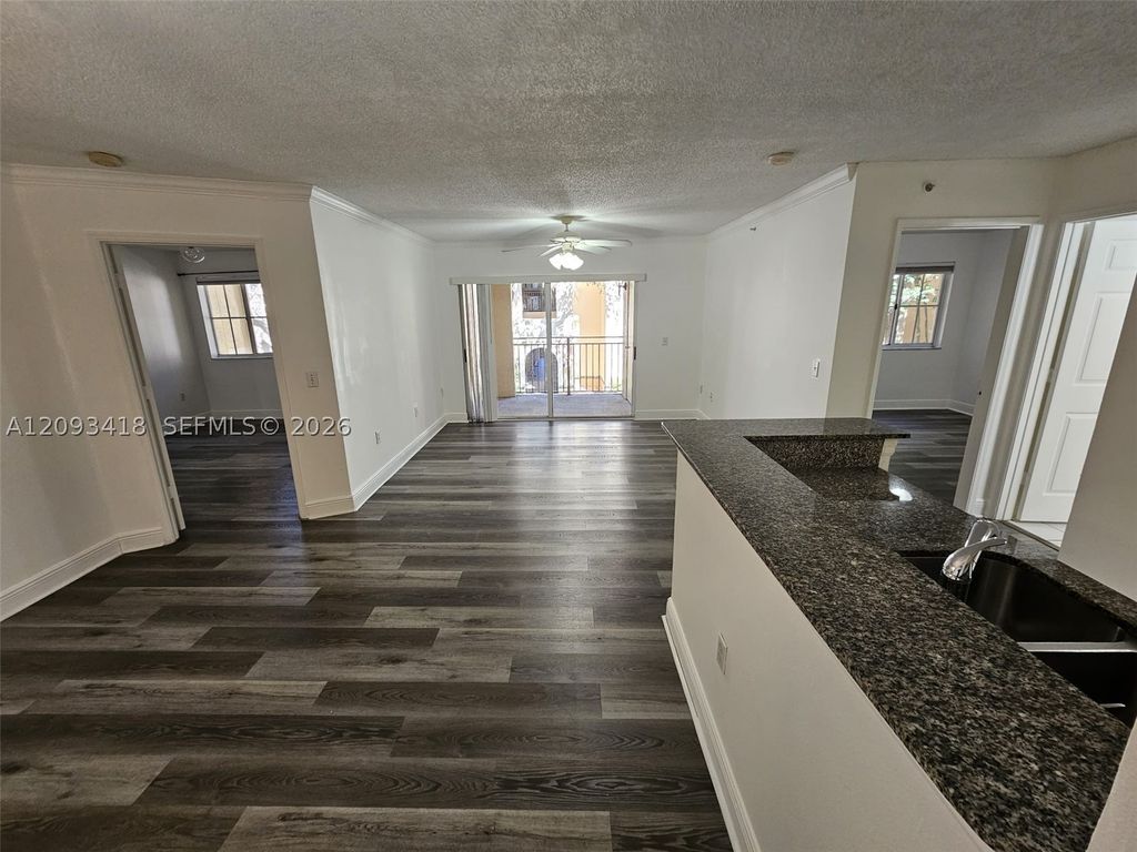 2451 Centergate Dr 204, Miramar, FL 33025
