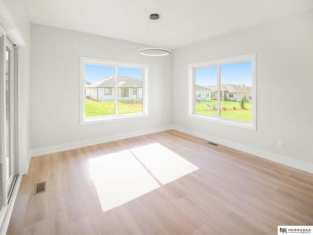 1036 Kantor Lane, Hickman, NE 68372