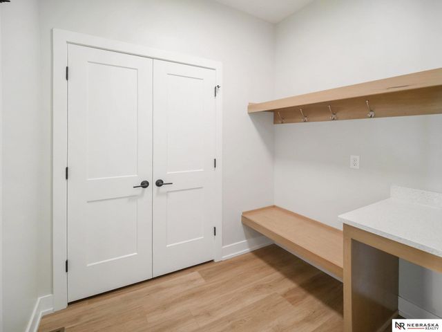 1036 Kantor Lane, Hickman, NE 68372