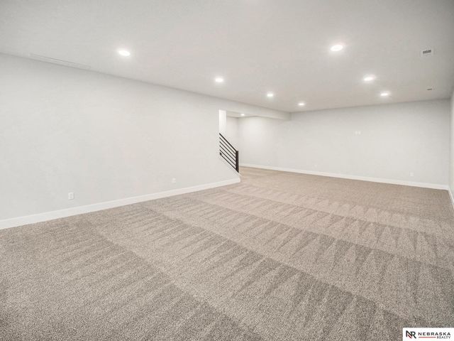 1036 Kantor Lane, Hickman, NE 68372