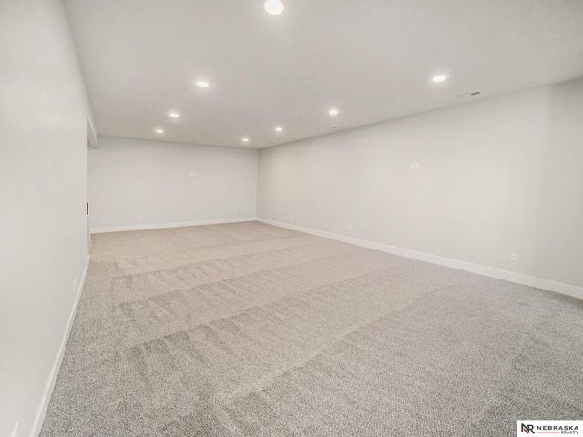 1036 Kantor Lane, Hickman, NE 68372