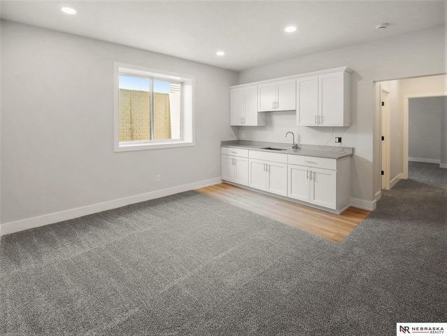 1036 Kantor Lane, Hickman, NE 68372