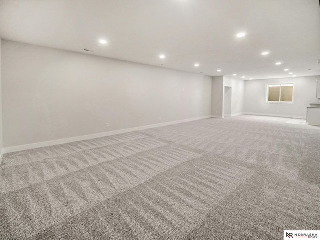 1036 Kantor Lane, Hickman, NE 68372