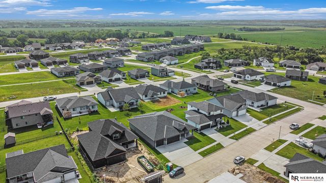 1036 Kantor Lane, Hickman, NE 68372