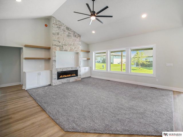 1036 Kantor Lane, Hickman, NE 68372