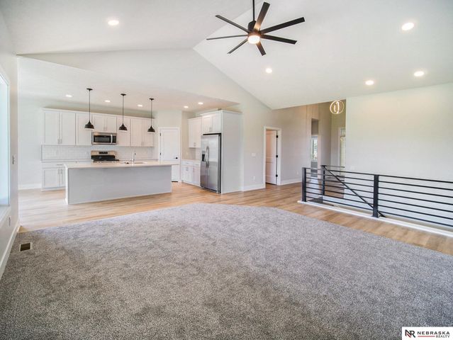 1036 Kantor Lane, Hickman, NE 68372